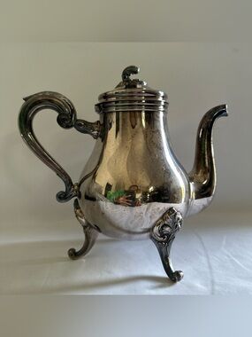 Christofle coffee or tea pot silver plated marly pattern 8”
